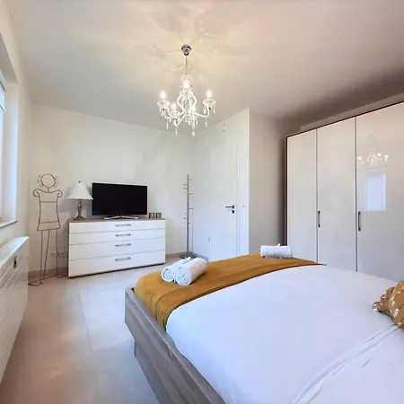 Modern Comfort 2 Bedroom W Balcony&parking-mam1 *