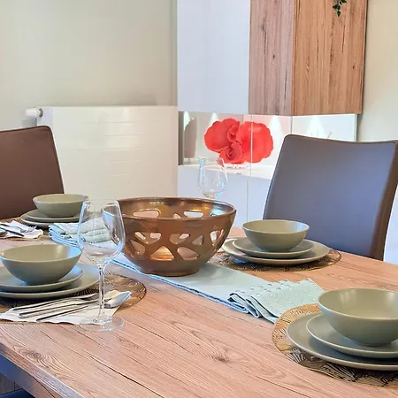 Modern Comfort 2 Bedroom W Balcony&parking-mam1 *